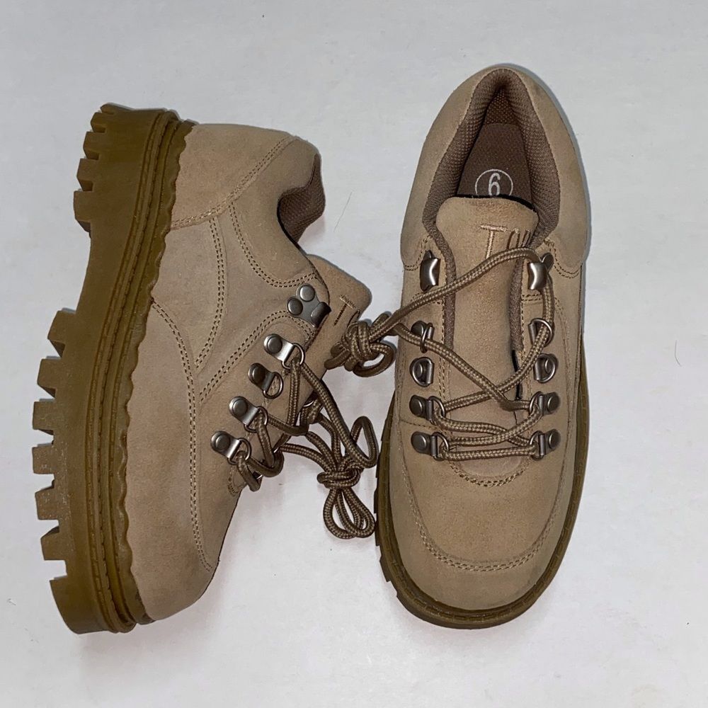 Top Leather Stone Cow Suede and Tan Leather Sneakers Women’s Size 6US